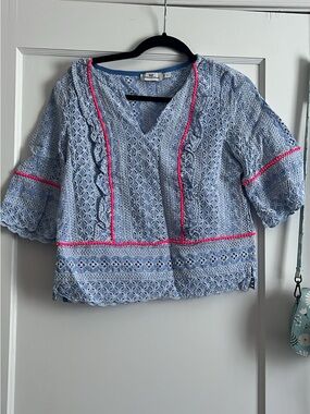 Vineyard Vines Sky Blue Eyelet V-Neck Blouse with Pink Trim